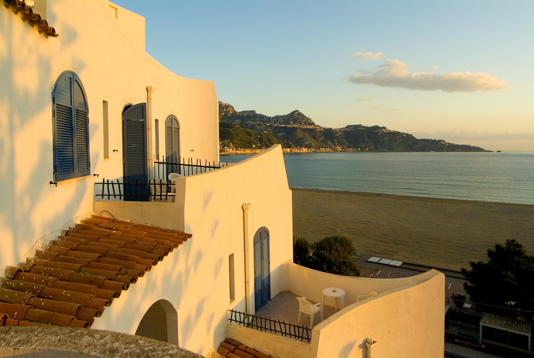 Sporting Baia Hotel Giardini Naxos Bagian luar foto