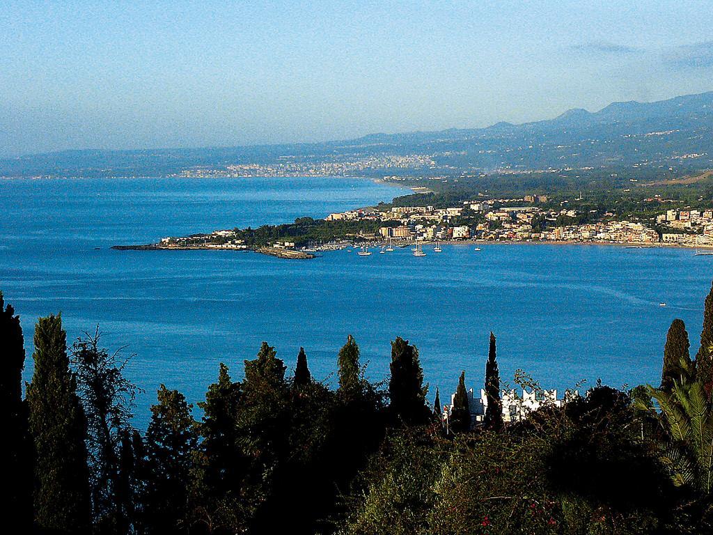 Sporting Baia Hotel Giardini Naxos Bagian luar foto