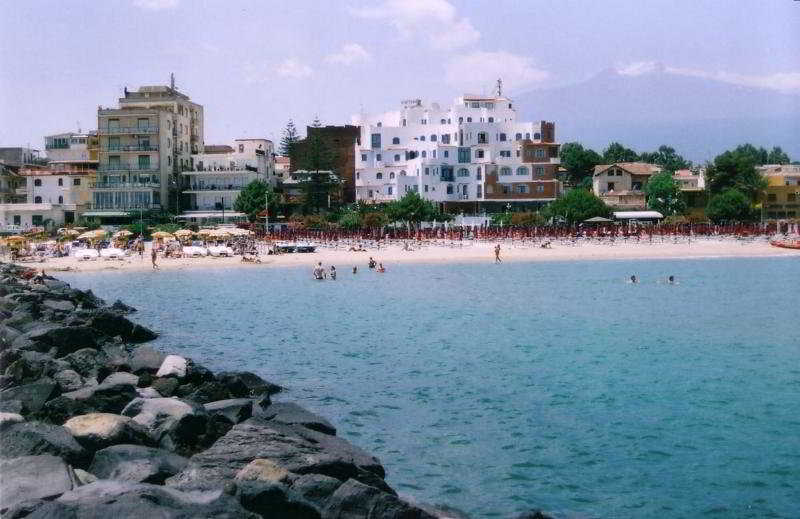 Sporting Baia Hotel Giardini Naxos Bagian luar foto